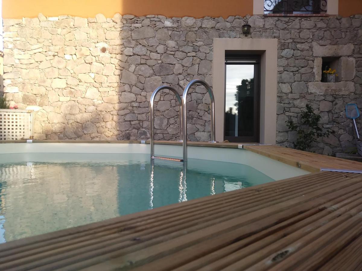 La Salceda Holiday home